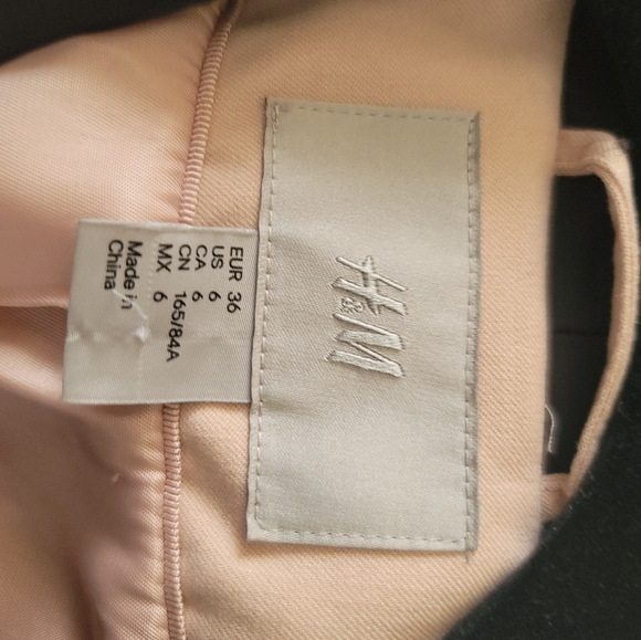 H & M Blazer - Picture 4 of 7